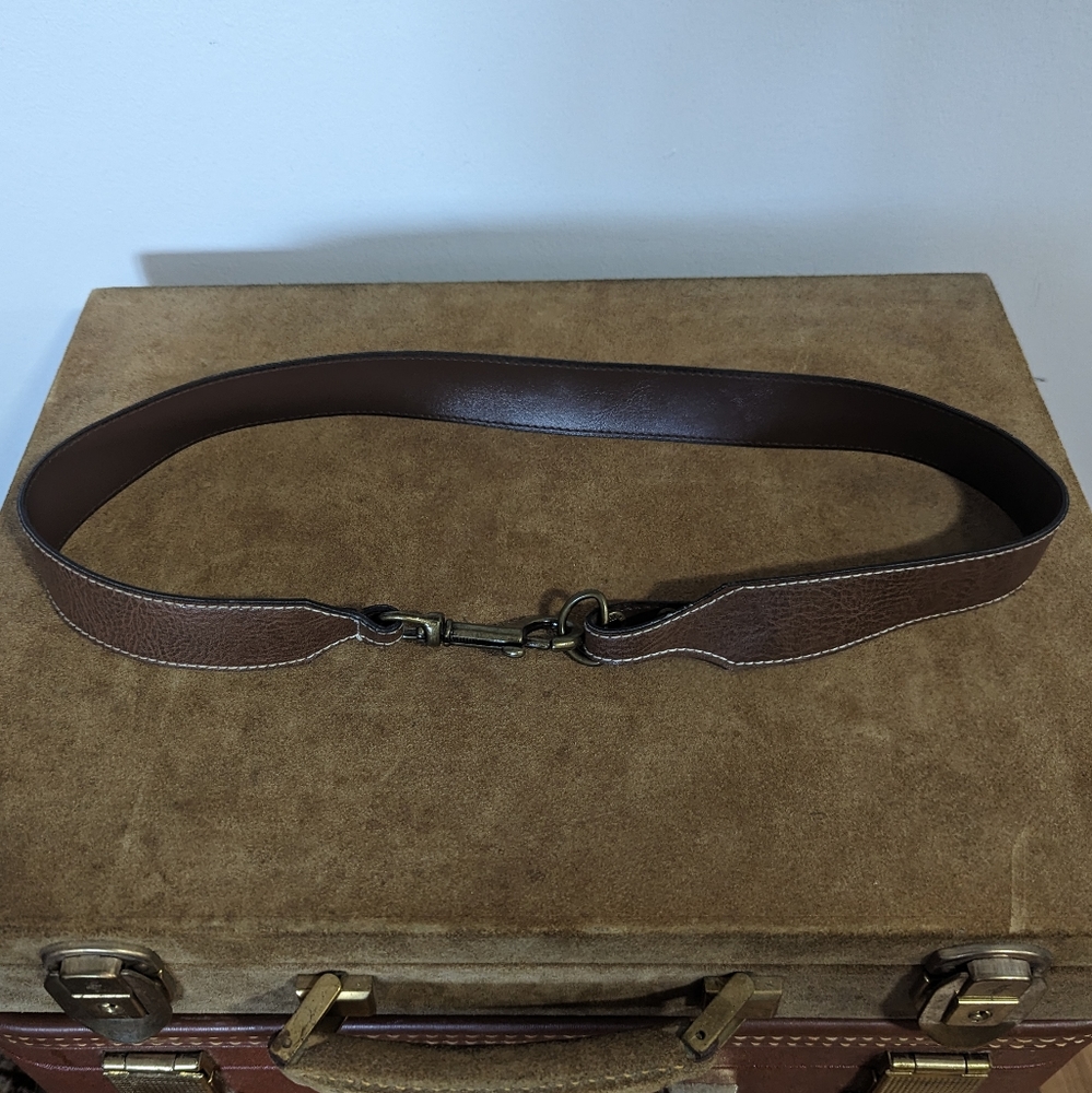 Vintage Liz Claiborne Faux Leather Hook Belt
